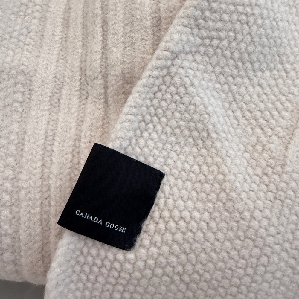 AUTHENTIC | Canada Goose Women's Cream Wool Scarf 🧣!